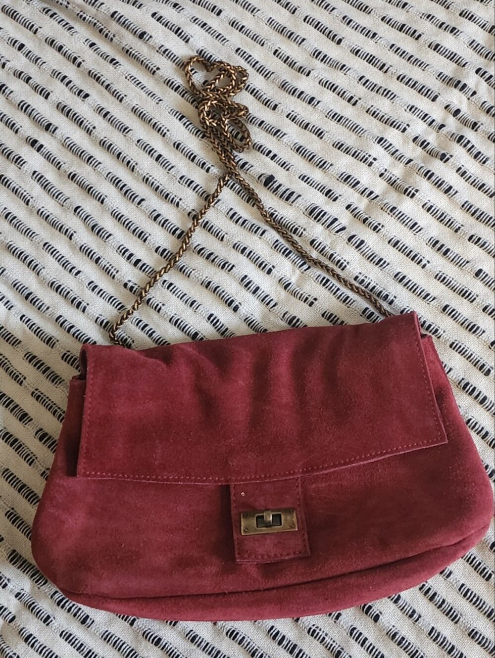 Free people slouchy shoulder bag suede color burgundy